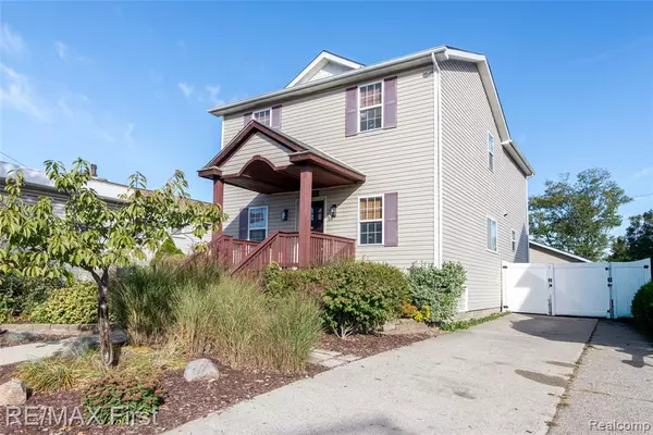 Royal Oak, MI 48067,1320 Hartrick Avenue