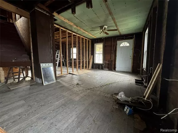 Lansing, MI 48912,637 S Clemens Avenue