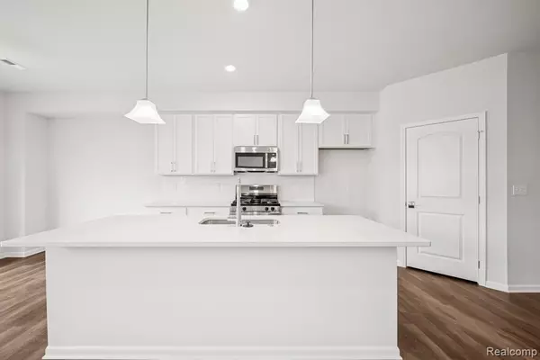 Saline, MI 48176,1702 Tillage Street