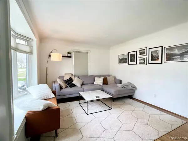 Royal Oak, MI 48067,421 N Edgeworth Avenue