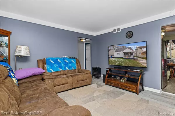 Warren, MI 48089,14898 Chesterfield Avenue