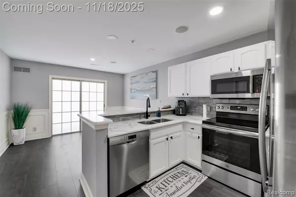 Troy, MI 48084,3285 Newbury Place