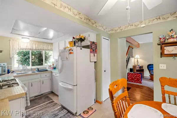 Clinton Twp, MI 48036,37619 Charter Oaks Boulevard