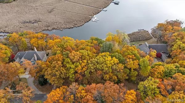 Bloomfield Hills, MI 48302,1729 Heron Ridge Drive