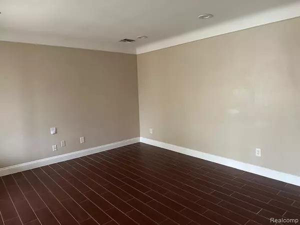 Dearborn Heights, MI 48127,5685 Hubbell Street