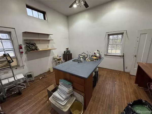 Saline, MI 48176,7443 E Michigan Avenue