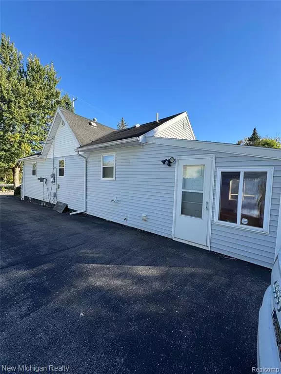 Burton, MI 48509,1238 S Genesee Road