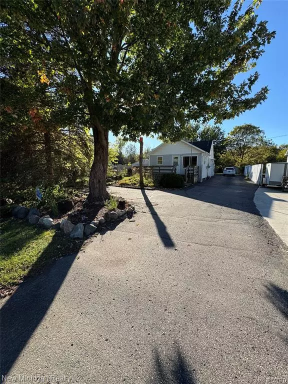 Burton, MI 48509,1238 S Genesee Road