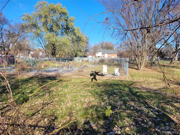 Hazel Park, MI 48030,1721 E Milton E Avenue