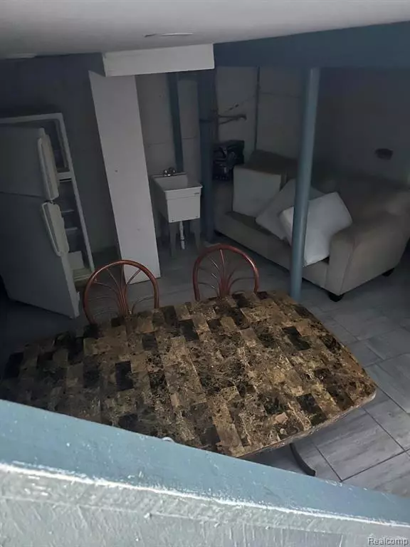 Detroit, MI 48228,7407 Auburn Street