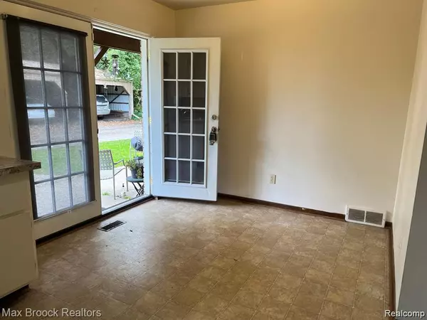 Waterford, MI 48327,5135 Cass Elizabeth Road