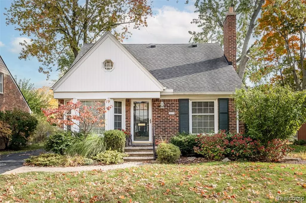 Beverly Hills, MI 48025,32210 Sheridan Drive