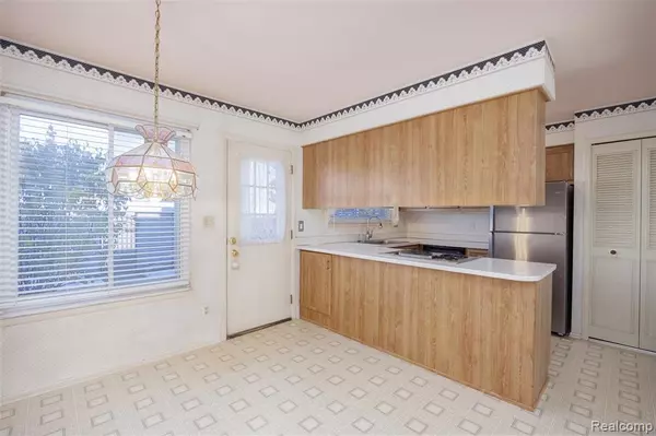 Warren, MI 48092,28452 Universal Drive