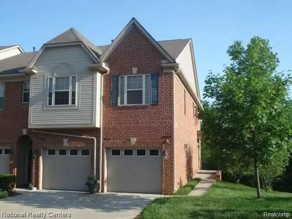 39532 ROCKCREST Lane, Northville, MI