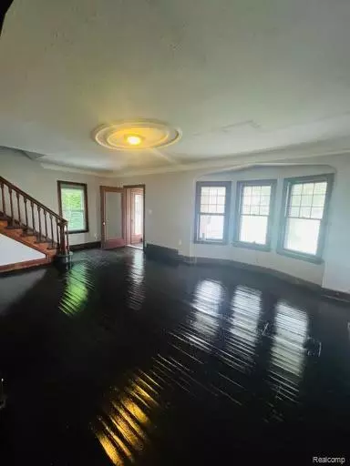 Detroit, MI 48213,13044 Wilshire Drive