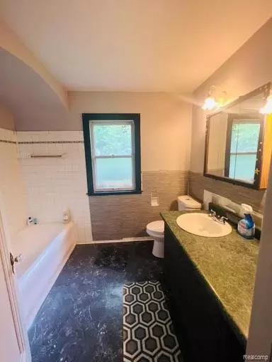 Detroit, MI 48213,13044 Wilshire Drive