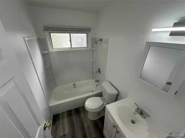 Dearborn Heights, MI 48125,4640 Edgewood Street