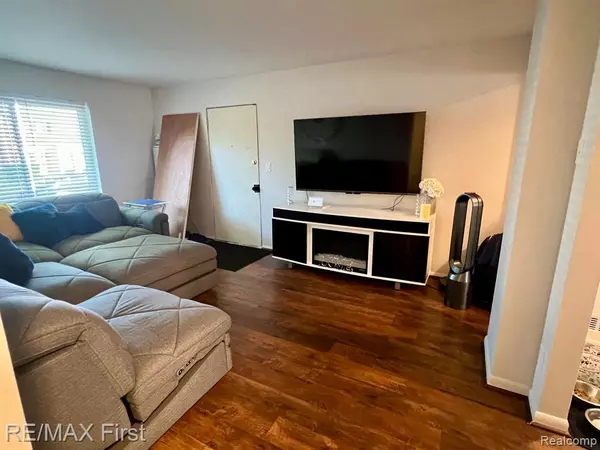 Royal Oak, MI 48073,4859 MANSFIELD Avenue