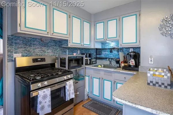 Roseville, MI 48066,25270 Ford Street