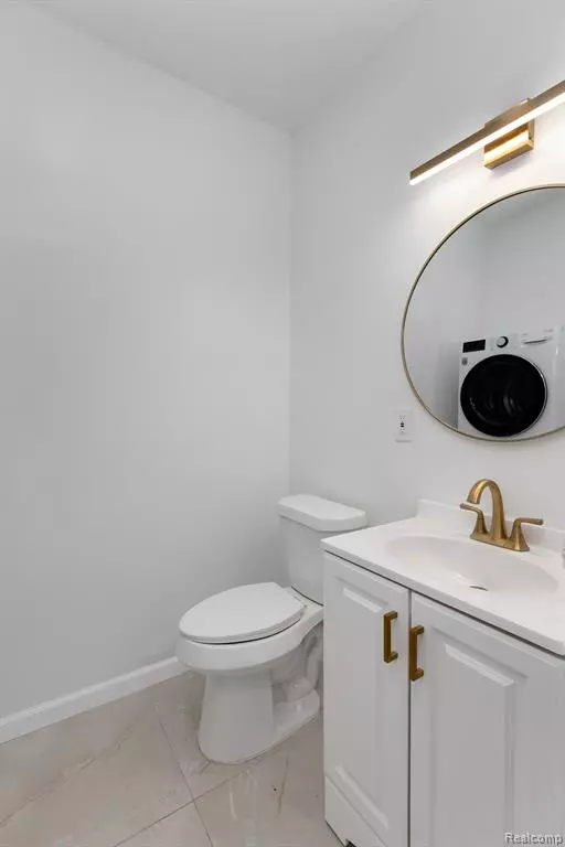 Detroit, MI 48202,570 KING Street