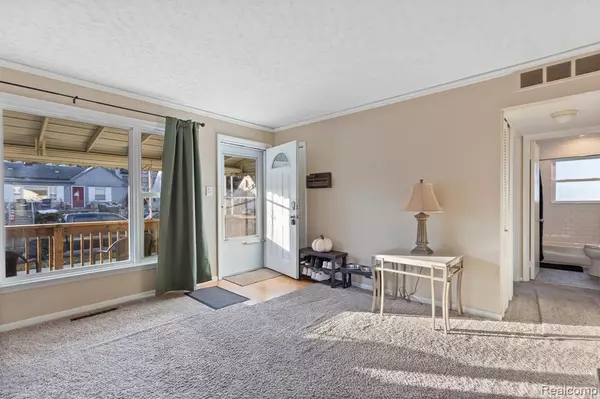 Fenton, MI 48220,3270 Minerva Street