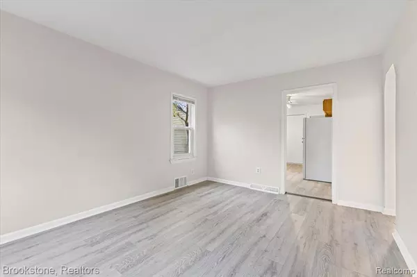 Pontiac, MI 48341,587 Nevada Avenue