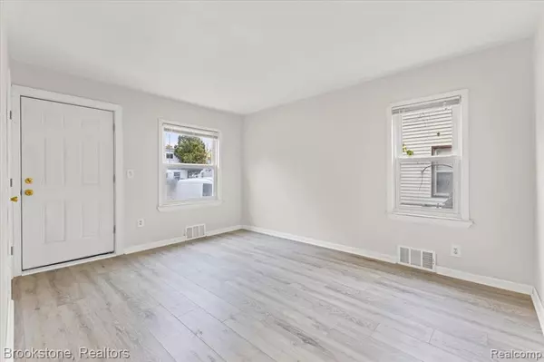 Pontiac, MI 48341,587 Nevada Avenue