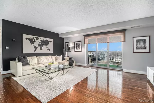 Birmingham, MI 48009,411 S OLD WOODWARD Avenue