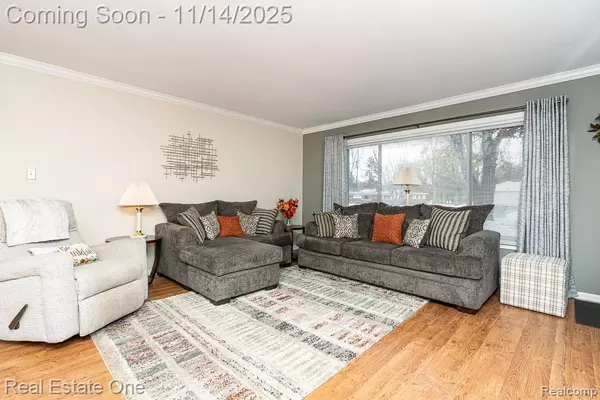 Rochester Hills, MI 48309,61 Nesbit Lane