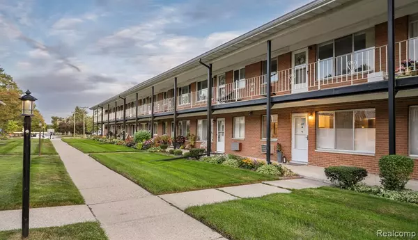 2125 Clawson Avenue, Royal Oak, MI 48073