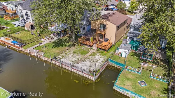 37881 Sunnybrook Street, Harrison Township, MI