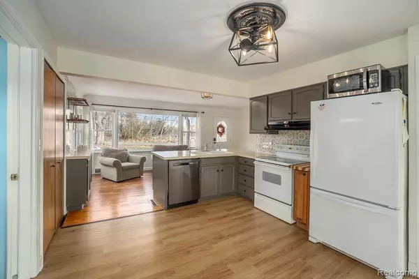 Fenton, MI 48430,1140 Grange Hall Road