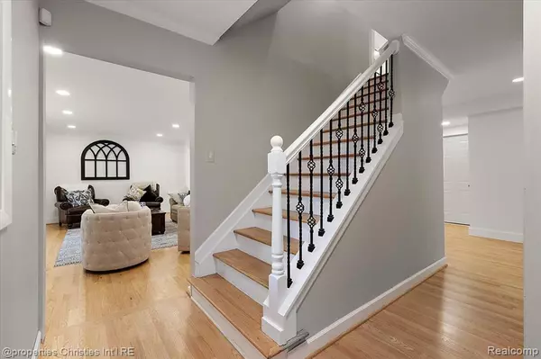 Birmingham, MI 48009,1345 Fairway Drive