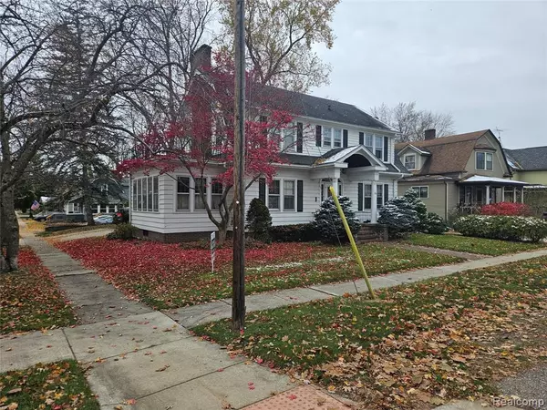 Howell, MI 48843,303 W Washington Street