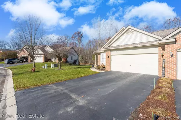 Grand Blanc, MI 48439,5864 Augusta Lane