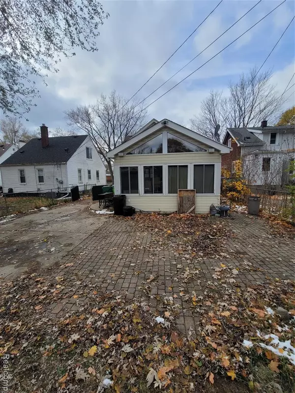 Eastpointe, MI 48021,22936 Oakwood Avenue