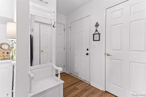 Canton, MI 48188,4680 Hunters W Circle