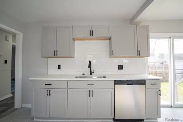 Saint Clair Shores, MI 48080,19820 Avalon Street