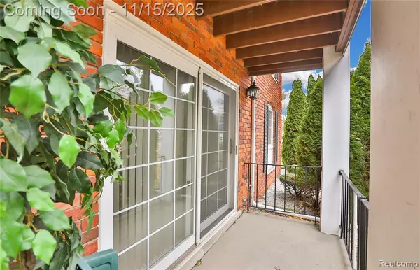 Saint Clair Shores, MI 48081,22001 E 11 Mile Road