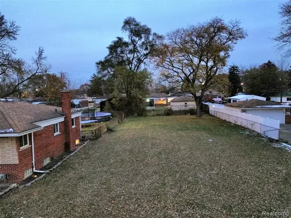 Warren, MI 48091,24134 Loretta Avenue