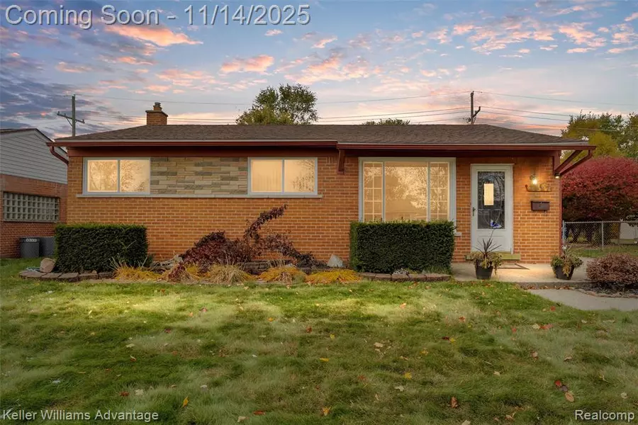 6927 Apache Trail, Westland, MI