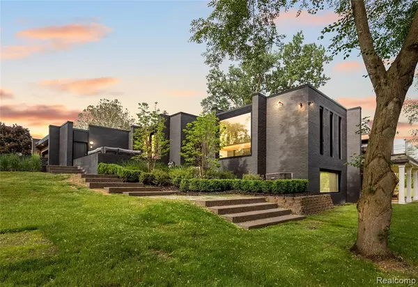 Bloomfield Hills, MI,3467 SUTTON PLACE