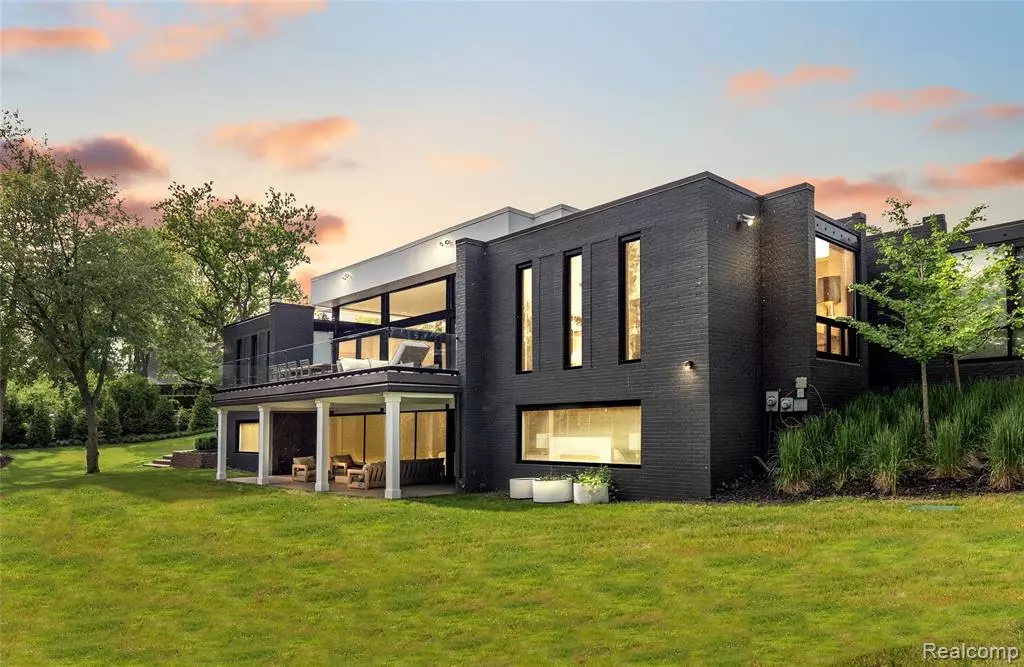 Bloomfield Hills, MI,3467 SUTTON PLACE