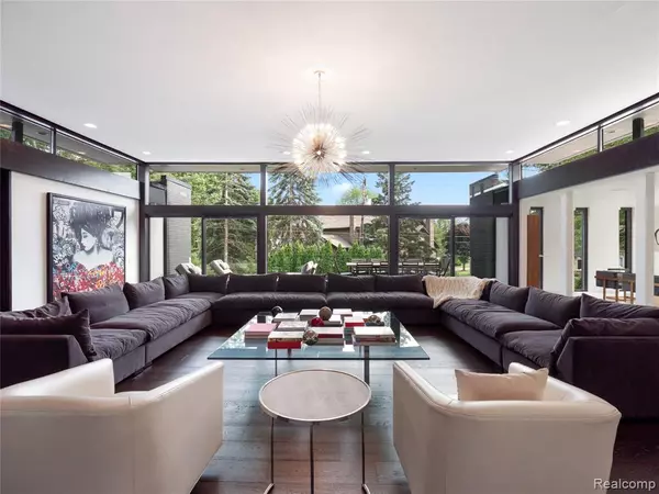 Bloomfield Hills, MI,3467 SUTTON PLACE