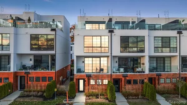 533 E Harrison Avenue, Royal Oak, MI 48067