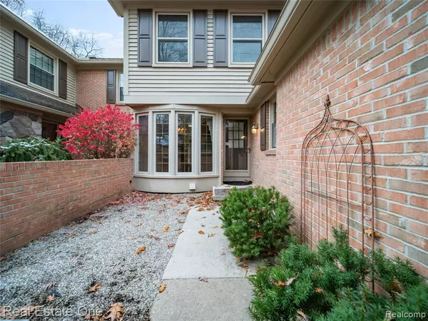 Brighton, MI 48116,4605 Golf View Drive