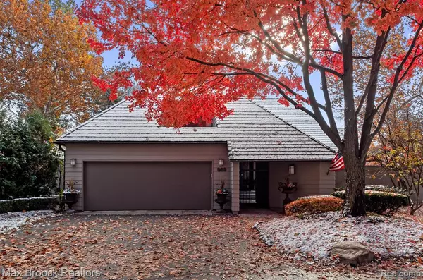 Bloomfield Hills, MI 48304,969 Bloomfield Woods