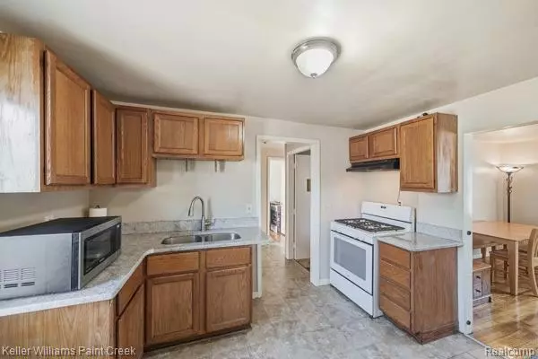 Auburn Hills, MI 48326,3072 Henrydale Street