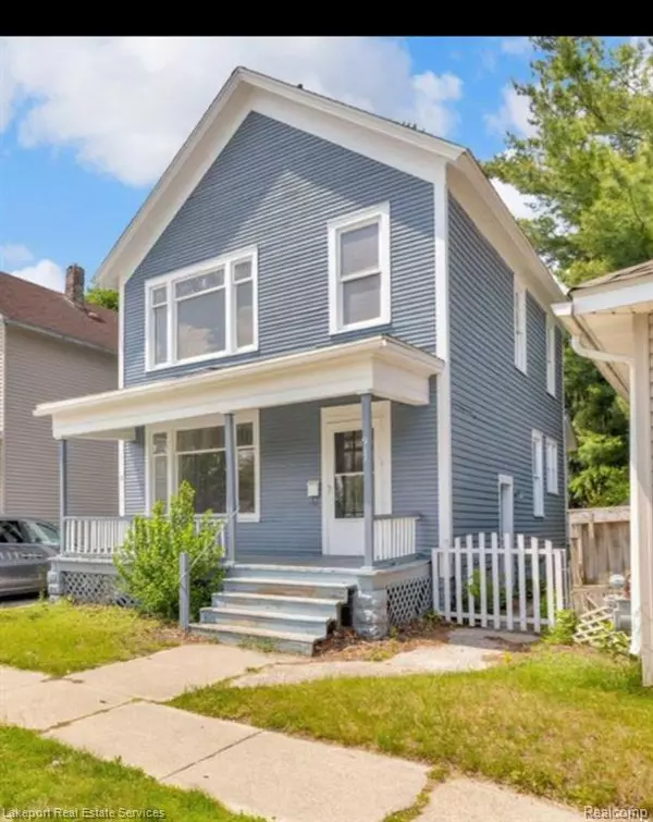 917 Saint Clair Street, Port Huron, MI 48060