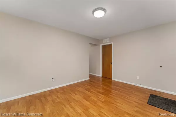 Center Line, MI 48015,7263 Henry